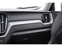 Volvo XC60 T6 350PK Automaat Plug-in hybrid AWD Plus Dark Long range / Adaptieve cruise control / Panoramadak / Apple carplay / Parkeersensoren met 360 camera / Elektrische achterklep / Elektrische stoelen met geheugen / Stoel en stuurwielverwarming