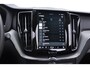 Volvo XC60 T6 350PK Automaat Plug-in hybrid AWD Plus Dark Long range / Adaptieve cruise control / Panoramadak / Apple carplay / Parkeersensoren met 360 camera / Elektrische achterklep / Elektrische stoelen met geheugen / Stoel en stuurwielverwarming