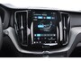 Volvo XC60 T6 350PK Automaat Plug-in hybrid AWD Plus Dark Long range / Adaptieve cruise control / Panoramadak / Apple carplay / Parkeersensoren met 360 camera / Elektrische achterklep / Elektrische stoelen met geheugen / Stoel en stuurwielverwarming