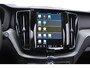 Volvo XC60 T6 350PK Automaat Plug-in hybrid AWD Plus Dark Long range / Adaptieve cruise control / Panoramadak / Apple carplay / Parkeersensoren met 360 camera / Elektrische achterklep / Elektrische stoelen met geheugen / Stoel en stuurwielverwarming