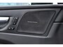 Volvo XC60 T6 350PK Automaat Plug-in hybrid AWD Plus Dark Long range / Adaptieve cruise control / Panoramadak / Apple carplay / Parkeersensoren met 360 camera / Elektrische achterklep / Elektrische stoelen met geheugen / Stoel en stuurwielverwarming