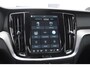 Volvo V60 T6 350PK Automaat AWD Plus Dark / Adaptive cruise control / Elektrische stoelen / Harman Kardon audio / Trekhaak / Pilot assist / BLIS / Stoel en stuur verwarming / Elektrische achterklep / Parkeersensoren met 360 camera / Google infotainment