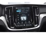 Volvo V60 T6 350PK Automaat AWD Plus Dark / Adaptive cruise control / Elektrische stoelen / Harman Kardon audio / Trekhaak / Pilot assist / BLIS / Stoel en stuur verwarming / Elektrische achterklep / Parkeersensoren met 360 camera / Google infotainment