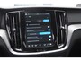 Volvo V60 T6 350PK Automaat AWD Plus Dark / Adaptive cruise control / Elektrische stoelen / Harman Kardon audio / Trekhaak / Pilot assist / BLIS / Stoel en stuur verwarming / Elektrische achterklep / Parkeersensoren met 360 camera / Google infotainment