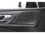 Volvo V60 T6 350PK Automaat AWD Plus Dark / Adaptive cruise control / Elektrische stoelen / Harman Kardon audio / Trekhaak / Pilot assist / BLIS / Stoel en stuur verwarming / Elektrische achterklep / Parkeersensoren met 360 camera / Google infotainment