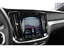 Volvo V60 T6 350PK Automaat Recharge AWD R-Design Long Range / Panoramadak / Trekhaak / Harman Kardon / 19'' velgen / Getint glas / Leder bekleed dashboard / Adaptive Cruise Control /  BLIS