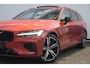 Volvo V60 T6 350PK Automaat Recharge AWD R-Design Long Range / Panoramadak / Trekhaak / Harman Kardon / 19'' velgen / Getint glas / Leder bekleed dashboard / Adaptive Cruise Control /  BLIS