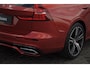 Volvo V60 T6 350PK Automaat Recharge AWD R-Design Long Range / Panoramadak / Trekhaak / Harman Kardon / 19'' velgen / Getint glas / Leder bekleed dashboard / Adaptive Cruise Control /  BLIS