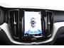 Volvo XC60 T6 350PK Automaat Plug-in Hybrid AWD Ultra Dark / Navigatie / Luchtvering / 360 Camera / Adaptieve Cruise Control / Stuurverwarming / Stoelverwarming v+a / Elektr. Achterklep / Schuifdak / Trekhaak