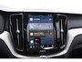 Volvo XC60 T6 350PK Automaat Plug-in Hybrid AWD Ultra Dark / Navigatie / Luchtvering / 360 Camera / Adaptieve Cruise Control / Stuurverwarming / Stoelverwarming v+a / Elektr. Achterklep / Schuifdak / Trekhaak