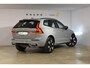 Volvo XC60 T6 350PK Automaat Plug-in Hybrid AWD Ultra Dark / Navigatie / Luchtvering / 360 Camera / Adaptieve Cruise Control / Stuurverwarming / Stoelverwarming v+a / Elektr. Achterklep / Schuifdak / Trekhaak