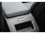 Volvo XC60 T6 350PK Automaat Plug-in Hybrid AWD Ultra Dark / Navigatie / Luchtvering / 360 Camera / Adaptieve Cruise Control / Stuurverwarming / Stoelverwarming v+a / Elektr. Achterklep / Schuifdak / Trekhaak