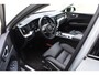 Volvo XC60 T6 350PK Automaat Plug-in Hybrid AWD Ultra Dark / Navigatie / Luchtvering / 360 Camera / Adaptieve Cruise Control / Stuurverwarming / Stoelverwarming v+a / Elektr. Achterklep / Schuifdak / Trekhaak
