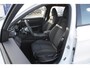 Lynk & Co 01 276PK Automaat Core / Adaptieve cruise control / Stoel - en stuurwielverarming / Parkeersensoren met camera / Apple carplay / Trekhaak / Metallic lak / 19" lichtmetalen velgen