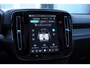 Volvo EC40 252PK Automaat Single Ext. Range Plus / Modeljaar 2026 / Adaptive cruise control / Pilot assist / BLIS / Stoel en stuur verwarming / Elektrische achterklep / Parkeersensoren met camera / Google infotainment / Panoramadak