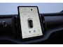 Volvo EX30 Cross Country 428PK Automaat Twin Motor Performance Ultra 69 kWh / Adaptieve cruise control/ Panoramadak/ BLIS/ Parkeersensoren met 360 camera / Getint Glas / Stoel en stuurwielverwarming / Elektrische stoelen / Apple carplay / Elektrische achterklep / Keyless entry