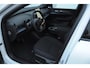 Volvo EX30 Cross Country 428PK Automaat Twin Motor Performance Ultra 69 kWh / Adaptieve cruise control/ Panoramadak/ BLIS/ Parkeersensoren met 360 camera / Getint Glas / Stoel en stuurwielverwarming / Elektrische stoelen / Apple carplay / Elektrische achterklep / Keyless entry