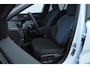 Volvo EX30 Cross Country 428PK Automaat Twin Motor Performance Ultra 69 kWh / Adaptieve cruise control/ Panoramadak/ BLIS/ Parkeersensoren met 360 camera / Getint Glas / Stoel en stuurwielverwarming / Elektrische stoelen / Apple carplay / Elektrische achterklep / Keyless entry