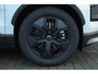 Volvo EX30 Cross Country 428PK Automaat Twin Motor Performance Ultra 69 kWh / Adaptieve cruise control/ Panoramadak/ BLIS/ Parkeersensoren met 360 camera / Getint Glas / Stoel en stuurwielverwarming / Elektrische stoelen / Apple carplay / Elektrische achterklep / Keyless entry