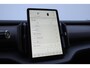 Volvo EX30 Cross Country 428PK Automaat Twin Motor Performance Ultra 69 kWh / Adaptieve cruise control/ Panoramadak/ BLIS/ Parkeersensoren met 360 camera / Getint Glas / Stoel en stuurwielverwarming / Elektrische stoelen / Apple carplay / Elektrische achterklep / Keyless entry
