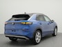 Volkswagen T-Roc Life First Edition 1.5 eTSI 116 PK | Trekhaak | Stuur & Stoelverwarming | Navigatie |