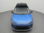 Volkswagen T-Roc Life First Edition 1.5 eTSI 116 PK | Trekhaak | Stuur & Stoelverwarming | Navigatie |