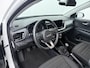 Kia Stonic 1.0 T-GDi MHEV DynamicLine - Navigatie - Achteruitrijcamera - Trekhaak - Apple Carplay/Android Auto - Fabrieksgarantie t/m 27-09-20230