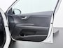 Kia Stonic 1.0 T-GDi MHEV DynamicLine - Navigatie - Achteruitrijcamera - Trekhaak - Apple Carplay/Android Auto - Fabrieksgarantie t/m 27-09-20230