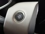 Renault Clio 1.0 TCe 92pk Aut | Intens | Groot Navi | Bose | 17" | Dode hoek | 360 | Stoel & Stuur verwarming | Volledig Renault Dealer onderhouden!