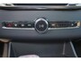 Volvo XC90 T8 Recharge AWD Ultra Bright - Luchtvering - Panorama/schuifdak - IntelliSafe Assist & Surround - 360º Camera - Bowers & Wilkins audio - Adaptieve LED koplampen - Verwarmde voorstoelen, stuur & achterbank - Parkeersensoren voor & achter - Elektr. bedienb. voorstoelen met geheugen - Geventileerde voorstoelen - Head up display - Draadloze tel. lader - Extra getint glas - 21' LMV
