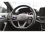 Volkswagen T-Roc 1.5 TSI R-Line // Panoramadak // Camera // Stoelverwarming // Trekhaak