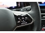 Volkswagen T-Roc 1.5 TSI R-Line // Panoramadak // Camera // Stoelverwarming // Trekhaak