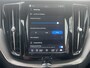 Volvo XC60 2.0 T6 350 Pk Plug-in hybrid AWD Plus Dark Long Range Navigatie Panoramadak 21 Inch Velgen Harman Kardon Audio Stoelverwarming Stuurverwarming Pilot Assist ACC Adaptieve Cruise Control Elektrische Stoelen Camera Extra Getint Glas 1e Eigenaar