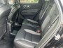 Volvo XC60 2.0 T6 350 Pk Plug-in hybrid AWD Plus Dark Long Range Navigatie Panoramadak 21 Inch Velgen Harman Kardon Audio Stoelverwarming Stuurverwarming Pilot Assist ACC Adaptieve Cruise Control Elektrische Stoelen Camera Extra Getint Glas 1e Eigenaar