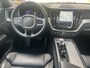 Volvo XC60 2.0 T6 350 Pk Plug-in hybrid AWD Plus Dark Long Range Navigatie Panoramadak 21 Inch Velgen Harman Kardon Audio Stoelverwarming Stuurverwarming Pilot Assist ACC Adaptieve Cruise Control Elektrische Stoelen Camera Extra Getint Glas 1e Eigenaar