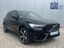 Volvo XC60 2.0 T6 350 Pk Plug-in hybrid AWD Plus Dark Long Range Navigatie Panoramadak 21 Inch Velgen Harman Kardon Audio Stoelverwarming Stuurverwarming Pilot Assist ACC Adaptieve Cruise Control Elektrische Stoelen Camera Extra Getint Glas 1e Eigenaar