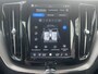 Volvo XC60 2.0 T6 350 Pk Plug-in hybrid AWD Plus Dark Long Range Navigatie Panoramadak 21 Inch Velgen Harman Kardon Audio Stoelverwarming Stuurverwarming Pilot Assist ACC Adaptieve Cruise Control Elektrische Stoelen Camera Extra Getint Glas 1e Eigenaar