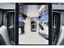 Volvo XC60 T8 Recharge AWD Ultra Black Edition Exec - Luchtvering - Panorama/schuifdak - IntelliSafe Assist & Surround - 360º Camera - Bowers & Wilkins audio - Adaptieve LED koplampen - Verwarmde voorstoelen, stuur & achterbank - Parkeersensoren voor & achter - Elektr. bedienb. voorstoelen met geheugen - Head up display - Draadloze tel. lader - Extra getint glas - 21' LMV