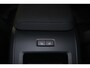 Volvo XC60 T8 Recharge AWD Ultra Black Edition Exec - Luchtvering - Panorama/schuifdak - IntelliSafe Assist & Surround - 360º Camera - Bowers & Wilkins audio - Adaptieve LED koplampen - Verwarmde voorstoelen, stuur & achterbank - Parkeersensoren voor & achter - Elektr. bedienb. voorstoelen met geheugen - Head up display - Draadloze tel. lader - Extra getint glas - 21' LMV