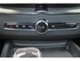 Volvo XC60 T8 Recharge AWD Ultra Black Edition Exec - Luchtvering - Panorama/schuifdak - IntelliSafe Assist & Surround - 360º Camera - Bowers & Wilkins audio - Adaptieve LED koplampen - Verwarmde voorstoelen, stuur & achterbank - Parkeersensoren voor & achter - Elektr. bedienb. voorstoelen met geheugen - Head up display - Draadloze tel. lader - Extra getint glas - 21' LMV