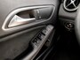 Mercedes-Benz CLA 180 AMG Sport Automaat (SCHUIFDAK, GROOT NAVI, LEDER/ALCANTARA, SPORTSTOELEN, GETINT GLAS, CRUISE, NIEUWE APK, NIEUWSTAAT)