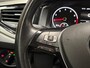 Volkswagen Polo 1.0 TSI Sportline (APPLE CARPLAY, GROOT NAVI, CLIMATE, STOELVERWARMING, SPORTSTOELEN, CRUISE, PARKEERSENSOREN, LM VELGEN, NIEUWE APK, NIEUWSTAAT)