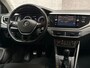 Volkswagen Polo 1.0 TSI Sportline (APPLE CARPLAY, GROOT NAVI, CLIMATE, STOELVERWARMING, SPORTSTOELEN, CRUISE, PARKEERSENSOREN, LM VELGEN, NIEUWE APK, NIEUWSTAAT)
