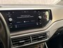 Volkswagen Polo 1.0 TSI Sportline (APPLE CARPLAY, GROOT NAVI, CLIMATE, STOELVERWARMING, SPORTSTOELEN, CRUISE, PARKEERSENSOREN, LM VELGEN, NIEUWE APK, NIEUWSTAAT)