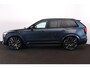 Volvo XC90 T8 Recharge AWD Ultra Dark Exec. Ed. - Luchtvering - Panorama/schuifdak - IntelliSafe Assist & Surround - 360º Camera - Bowers & Wilkins audio - Adaptieve LED koplampen - Verwarmde voorstoelen, stuur & achterbank - Parkeersensoren voor & achter - Elektr. bedienb. voorstoelen met geheugen - Geventileerde voorstoelen - Head up display - Draadloze tel. lader - Extra getint glas - Inklapbare trekhaak - 22' LMV
