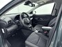 Toyota Yaris 1.5 Hybrid 115 Dynamic | Apple Carplay / Android Auto | Dodehoek detectie | Parkeersensoren voor/achter | Stoel-/stuurverwarming | Adaptive Cruise | Clima | Keyless | Camera | 16 inch