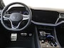 Volkswagen Touareg 3.0 TSi eHybrid 4MOTION R Edition | SoH 96% | Panoramadak | Luchtvering | DYNAUDIO | Black style | Leder pakket ‘Puglia’ | Head-up display | 360 camera | 4-zone airco |