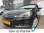 Opel Astra 1.0 Business+ met parkeersensoren en navigatie en cruise controle en bluetooth telefoon / media