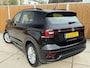 Volkswagen T-Cross 1.0 TSI R-line exterieur | Airconditioning | Cruise control adaptief | Dodehoek detectie | DAB ontvanger | Navigatiesysteem | Apple CarPlay/Android Auto | Parkeersensoren voor en achter