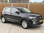 Volkswagen T-Cross 1.0 TSI R-line exterieur | Airconditioning | Cruise control adaptief | Dodehoek detectie | DAB ontvanger | Navigatiesysteem | Apple CarPlay/Android Auto | Parkeersensoren voor en achter